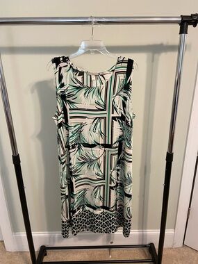 Leaf Print Sleeveless Travel Knit Dress